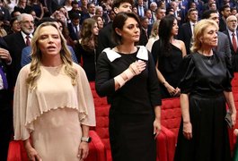 Leitura labial revela o que Moraes disse antes de cumprimentar Michelle