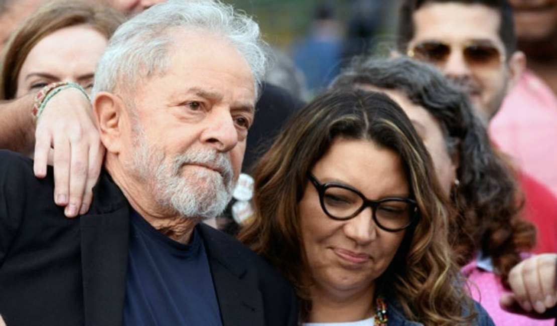 Sogra de Lula morre após complicações da Covid-19