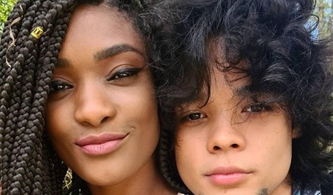 Erika Januza abre o jogo sobre namoro com filho de Carol Nakamura