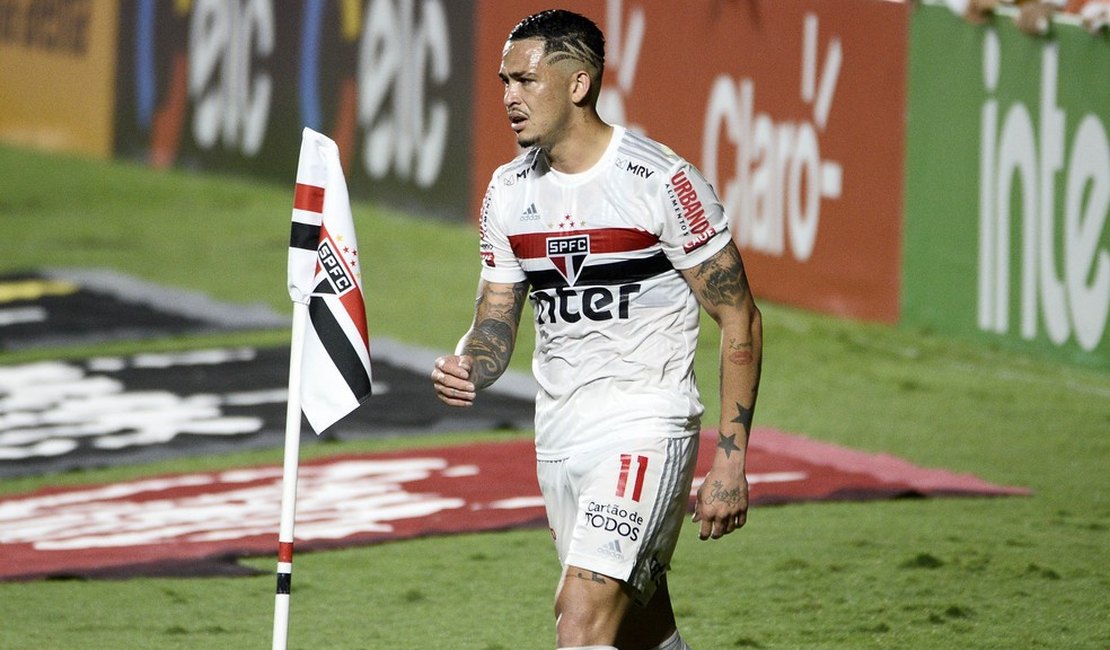 Luciano, do São Paulo, tem inflamação na perna e vira dúvida para enfrentar o Grêmio
