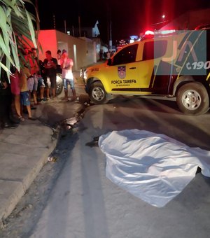 Mototaxista é morto a tiros durante passagem de trio elétrico em bairro de Arapiraca
