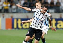 Guerrero resolve em jogo quente, Timão vence o Grêmio e se aproxima de vaga