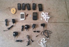 Mulher é flagrada com 7 celulares na vagina e droga no ânus em presídio