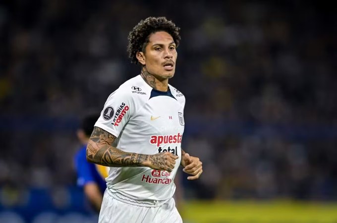 Torcida do Alianza Lima agride Guerrero e Advíncula, diz imprensa do país