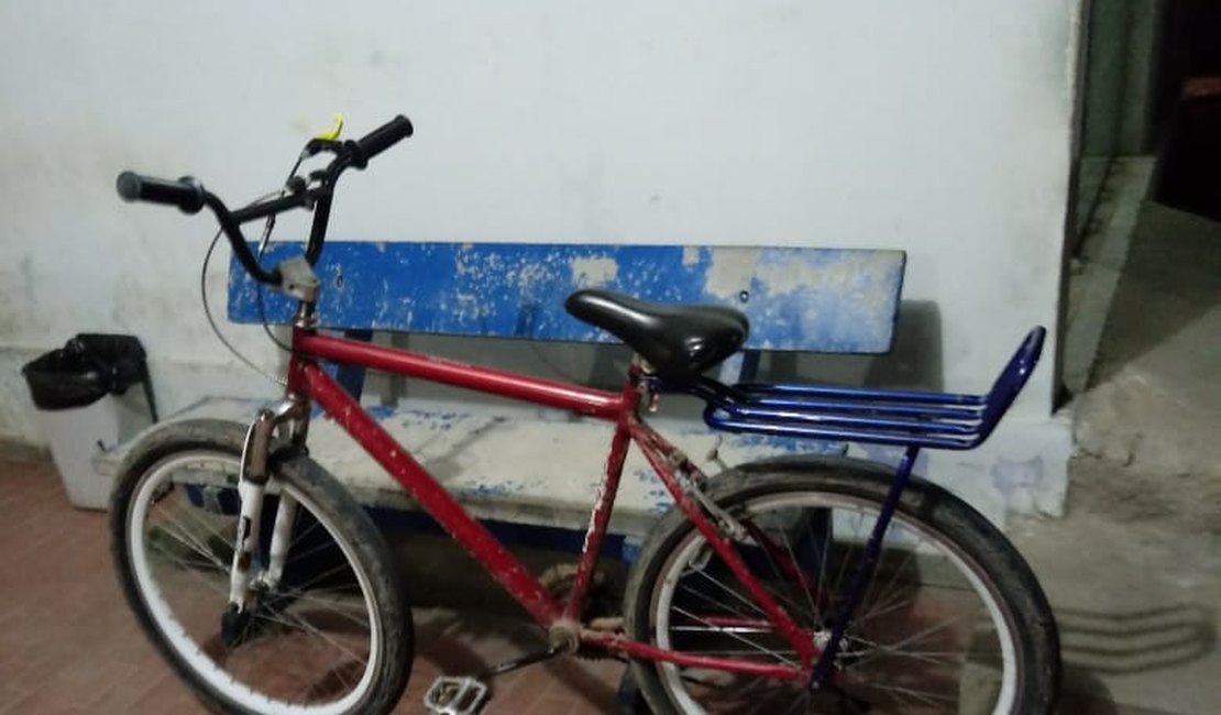 Homem é detido por populares após furtar bicicleta em Arapiraca