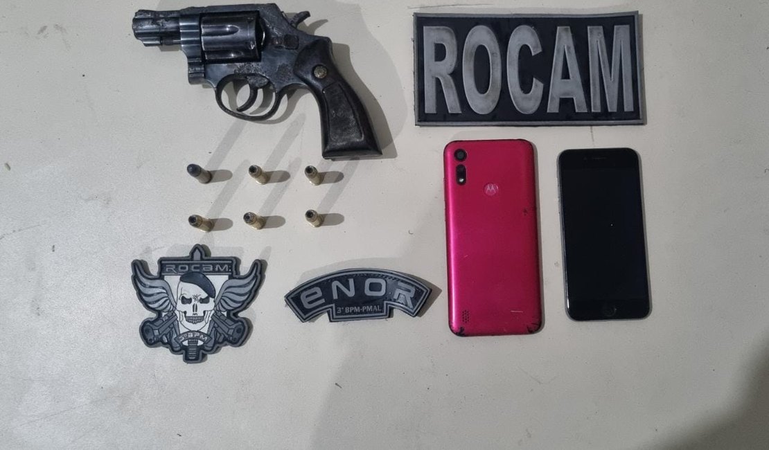 Homem joga arma de fogo no telhado de casa para escapar de flagrante no Manoel Teles