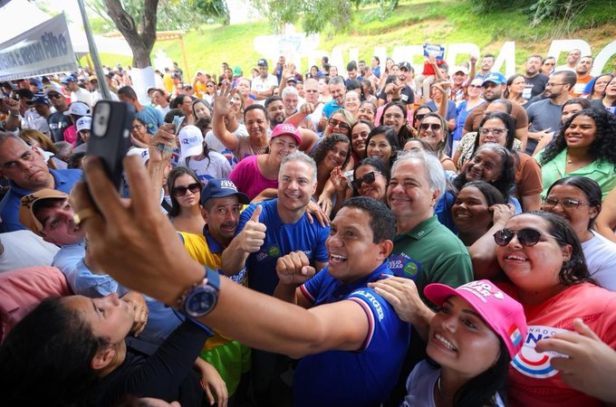 Caravana de Renan Filho volta a arrastar multidão, agora no Agreste e Sertão