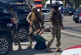 Polícia busca segundo suspeito de assalto com reféns a farmácia em Maceió