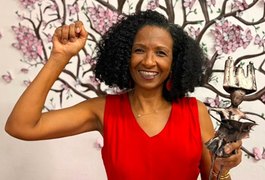 Escrita, memória e resistência: professora doutora Lígia Ferreira é homenageada no Prêmio Mulheres que Escrevem Alagoas