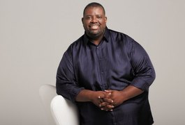 Pagodeiro Péricles é internado em São Paulo e passa por cirurgia