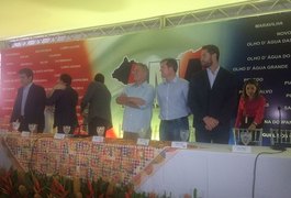 Prefeitos alagoanos pedem apoio a Renan Calheiros e ministros