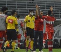 Sem vencer há dois jogos, CRB recebe a Chape no estádio Rei Pelé em jogo atrasado