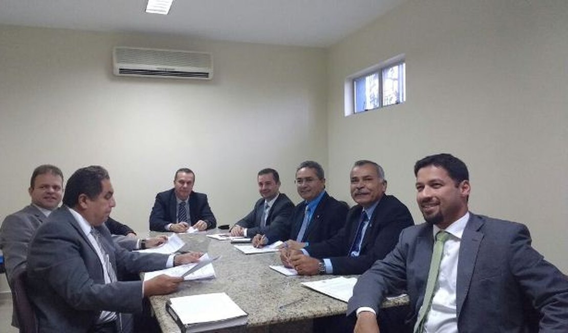Comissões aprovam projeto de reajuste dos subsídios e vencimentos dos servidores públicos