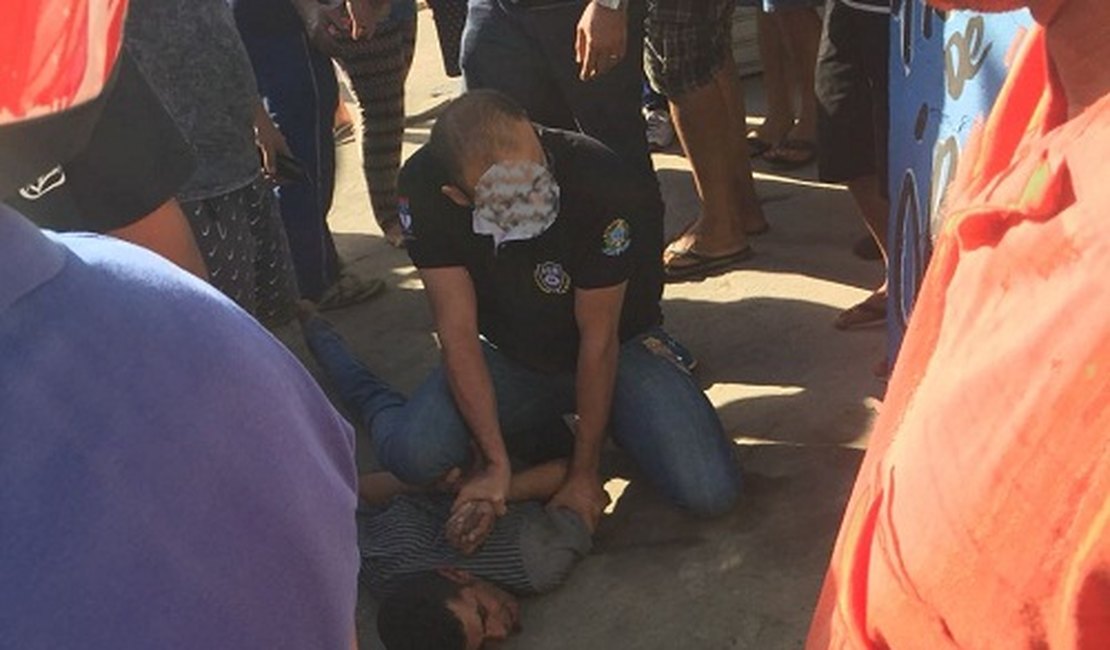 Homem é detido por populares após tentativa de roubo no Centro de Arapiraca