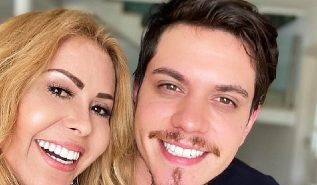 Joelma posa junto ao filho, Yago, e seguidores suspiram: “Minha sogra”