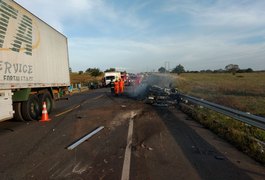 IML identifica as duas últimas vítimas carbonizadas no acidente da BR-316, em Palmeira dos Índios