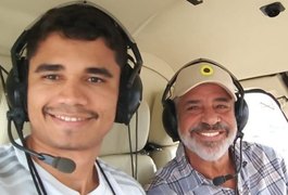 Lulu Santos canta música nova e fala do namorado no The Voice