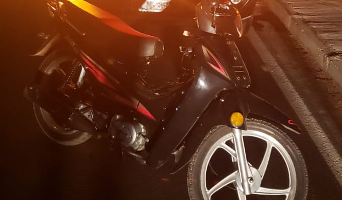 Polícia recupera moto horas após ser furtada, em Arapiraca