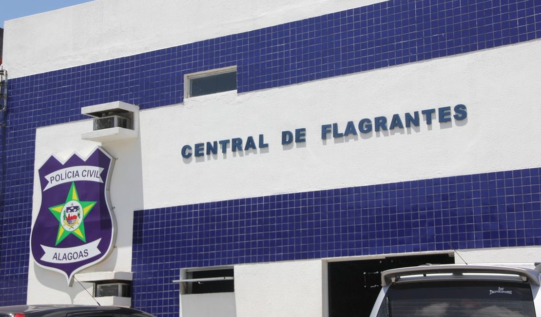 Polícia encontra mais de 1kg de maconha enterrada em Maceió