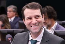 Relatório do deputado Daniel que fortalece o acesso a livros nas escolas é aprovado na Câmara
