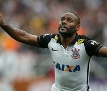 Love diz que prefere ficar no Timão: 'A Libertadores é um sonho do clube'