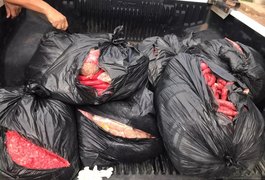 Vigilância apreende 420 kg de linguiças improprias pra consumo que estavam à venda em Maceió