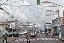 Prefeitura coloca semáforo na Rua Expedicionários Brasileiros