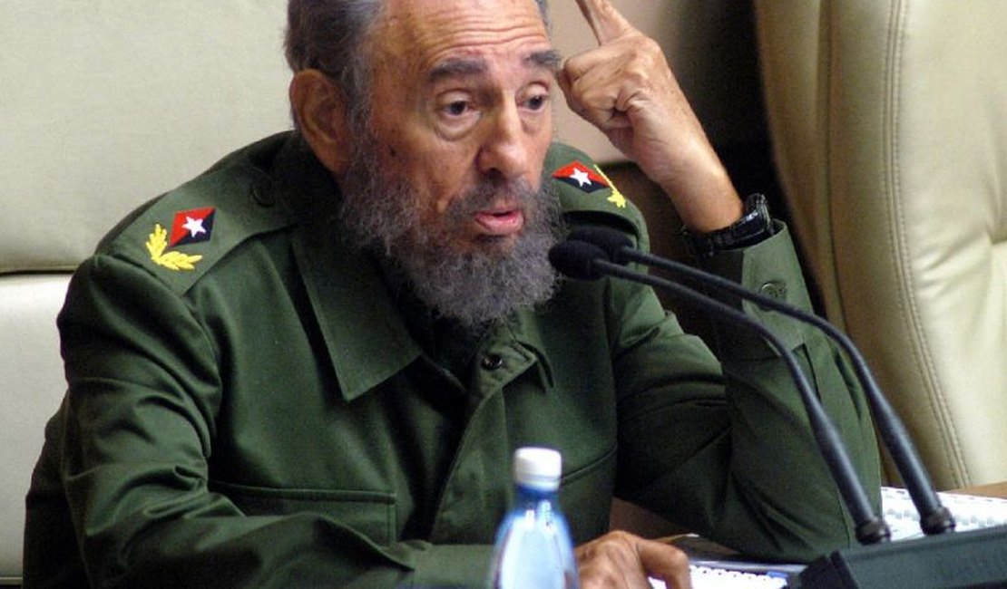 Fidel Castro, ex-presidente de Cuba, morre aos 90 anos