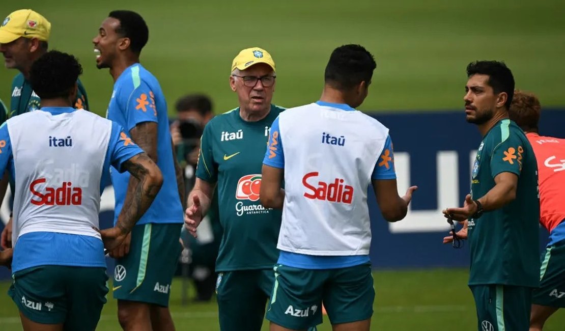 Ancelotti testa time e indica escalação do Brasil para a estreia