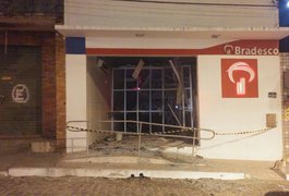 Bandidos explodem caixas eletrônicos na cidade de Boca da Mata