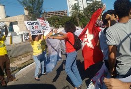 Confusão marca a chegada de Dilma ao Centro de Convenções