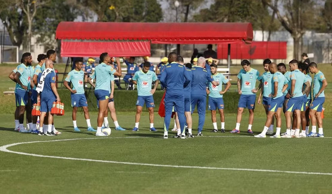 Dorival mexe na zaga, põe André no meio e ensaia ataque com trio do Real Madrid