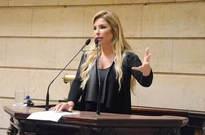 Justiça manda prender ex-vereadora Veronica Costa, a ‘Mãe Loira’ do funk