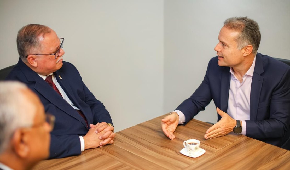 Renan Filho é recebido por liderança da Assembleia de Deus e destaca papel social da igreja em Alagoas