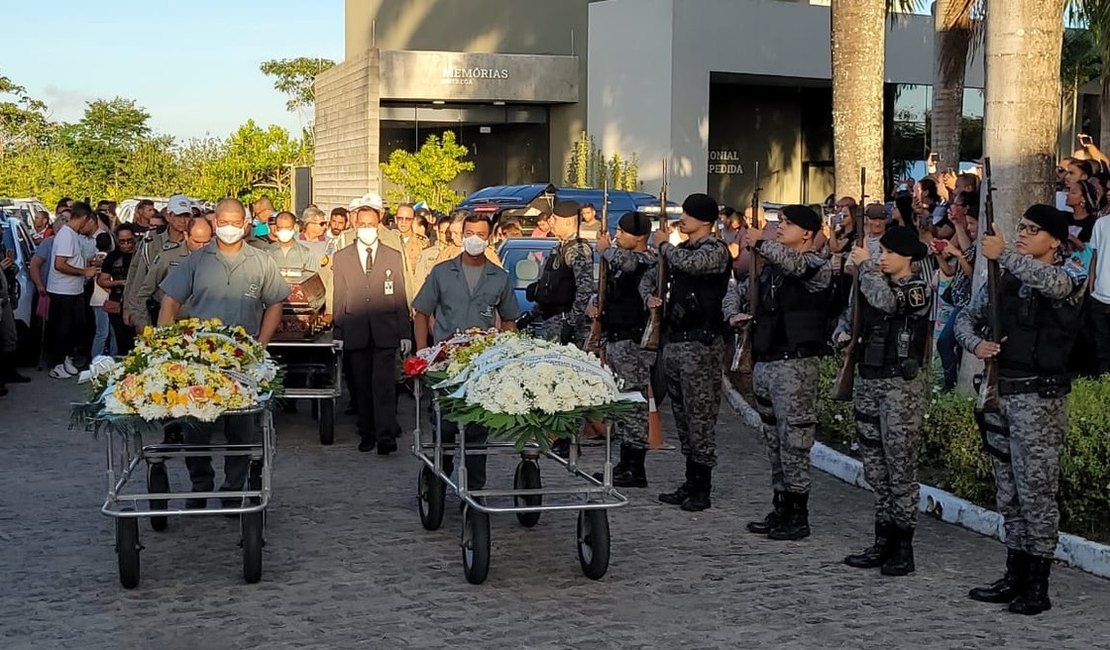 Policial militar assassinado a tiros no Jacintinho é sepultado, em Maceió