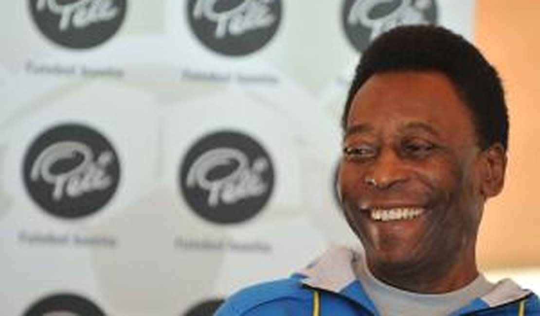 Pelé recebe alta após 15 dias de internação