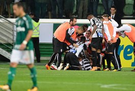 Santos bate Palmeiras no Allianz e se aproxima do líder Corinthians