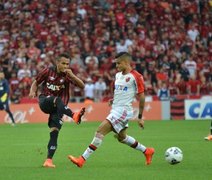 Atlético-PR derrota o Flamengo na Arena da Baixada