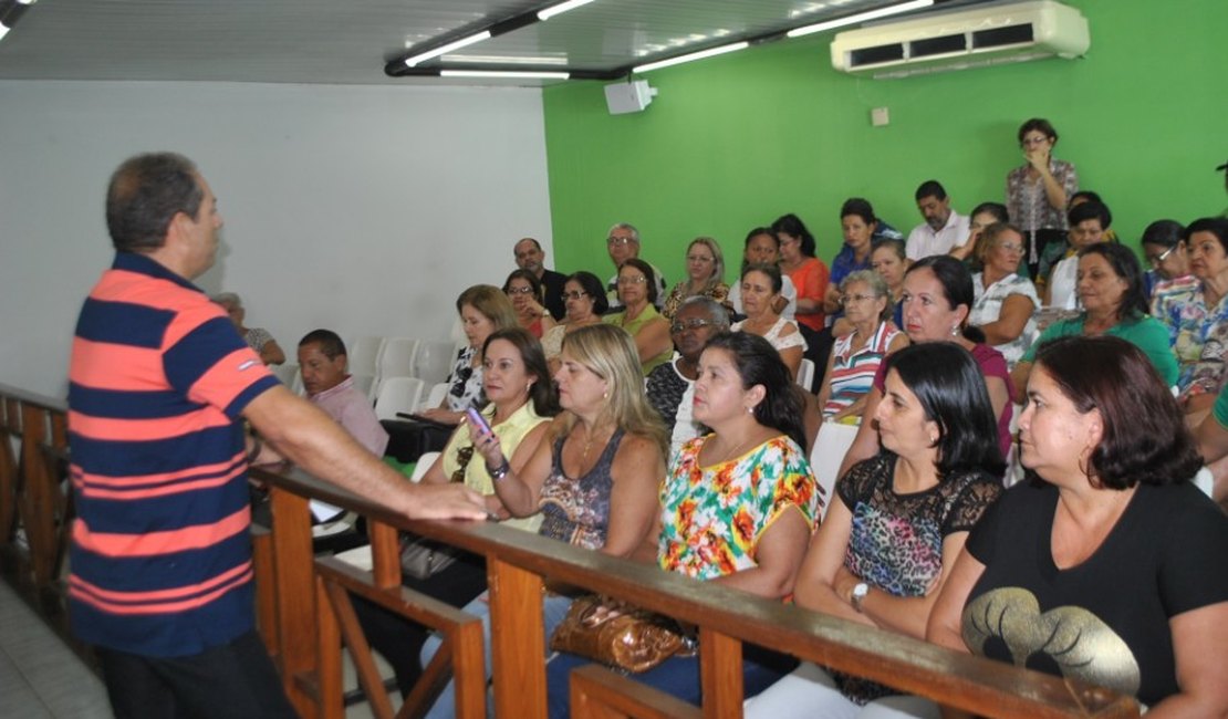 Servidores da Câmara Municipal de Arapiraca aceitam proposta de reajuste salarial de 13%