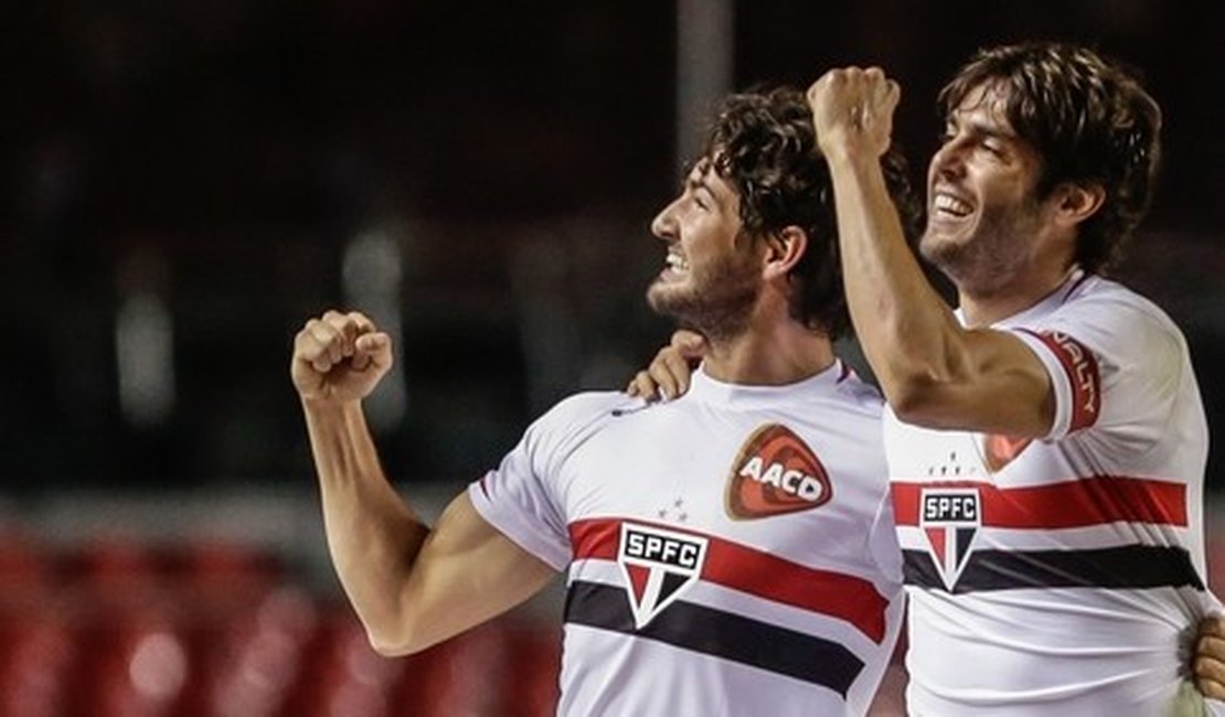 Na reestreia de Kaká no Morumbi, Pato brilha e São Paulo vence o Vitória