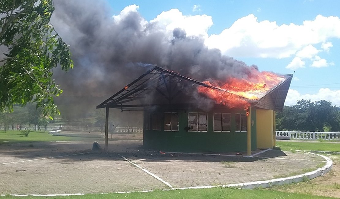 Incêndio destrói base da Guarda Municipal de São Miguel dos Campos