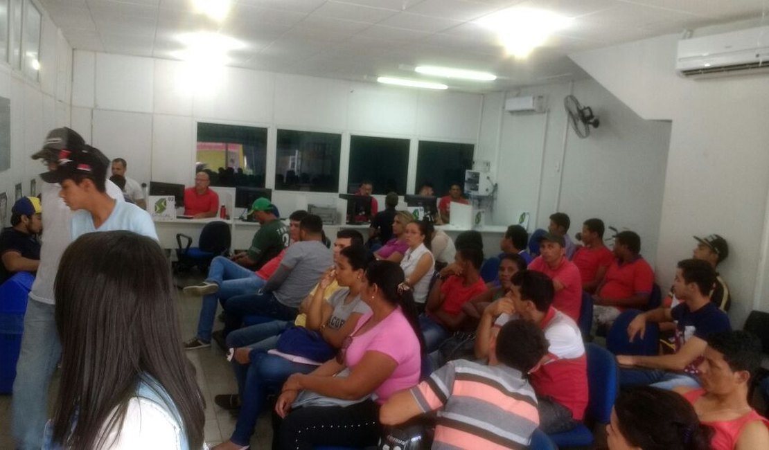 Movimentação intensa marca retorno das atividades no Sine Arapiraca