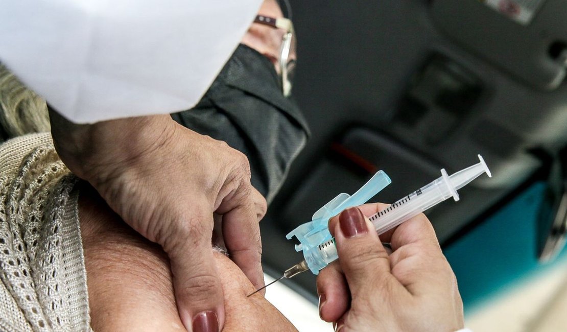 Brasil é 49º colocado em ranking que mede velocidade da vacinação
