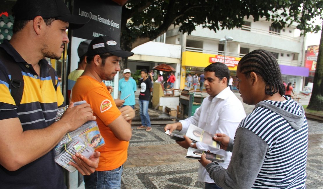 Blitz da Saúde alerta população contra os malefícios causados pelo cigarro