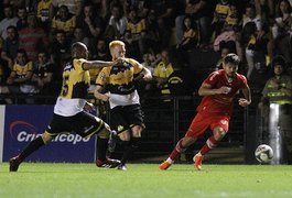 Com gol de Léo Ceará, CRB vence Criciúma por 1 a 0