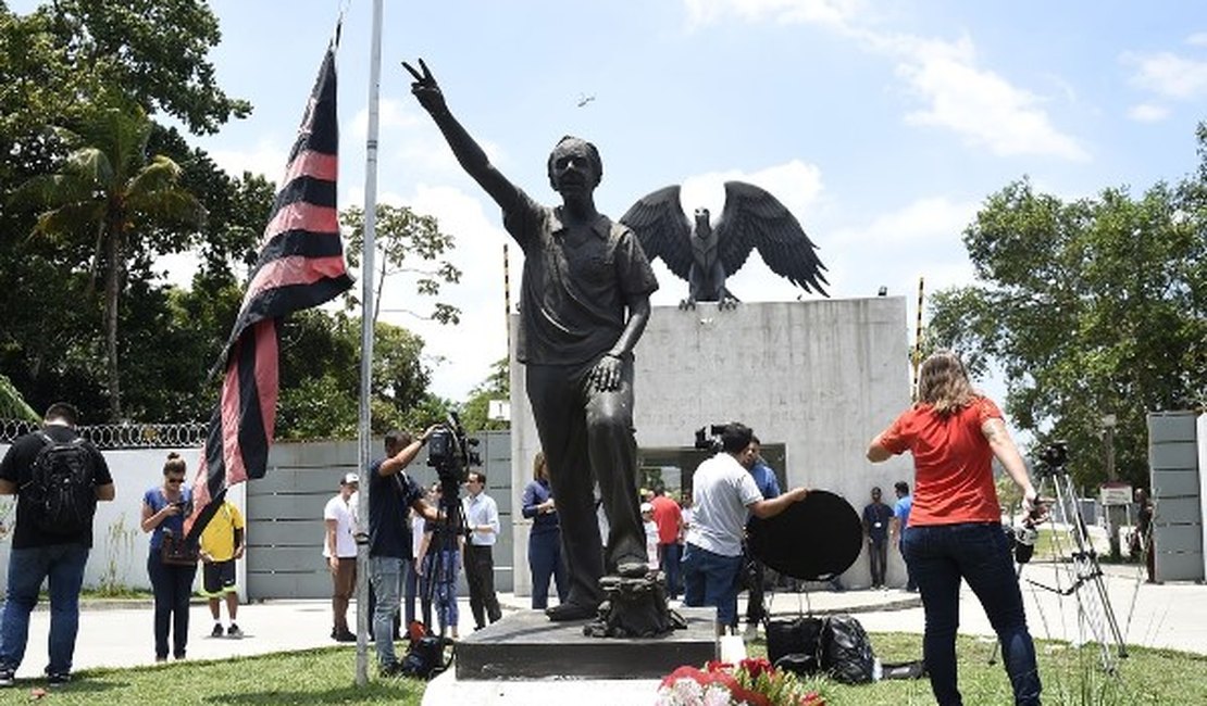 Dispensados pelo Flamengo, sobreviventes do 'Ninho' são convidados para teste no Vasco