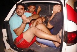 Polícia prende três suspeitos de matar médico e companheiro a  golpes  de  faca  em  Penedo
