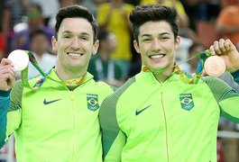 Brasil ganha prata e bronze no solo, com Diego Hypolito e Arthur Nory