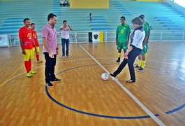 Prefeita incentiva Torneio Cinquentão de Futsal no João Paulo II