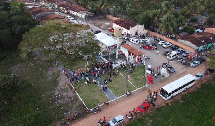 Prefeito Ronaldo Lopes inaugura praça no povoado Capela e assegura pavimentação do acesso para região da APA da Marituba